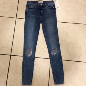 **NWT** Free People Busted Knee Jeans size 26